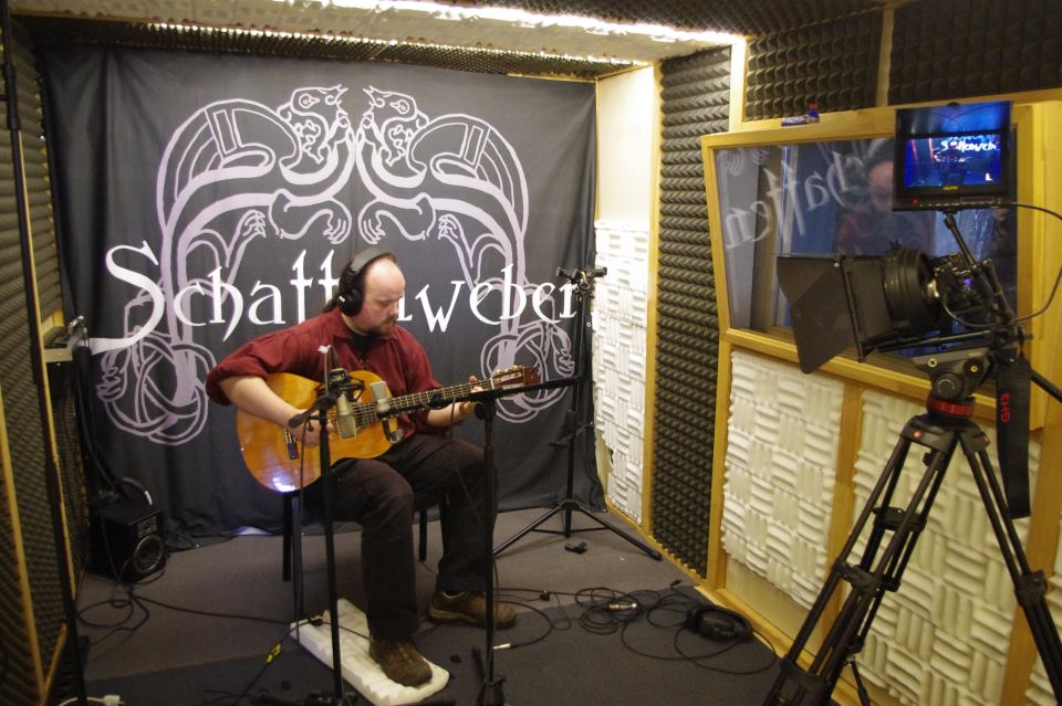 Kjenjo im Studio